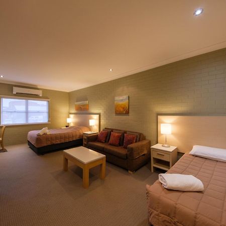 Imperial Motel Боурал Екстериор снимка