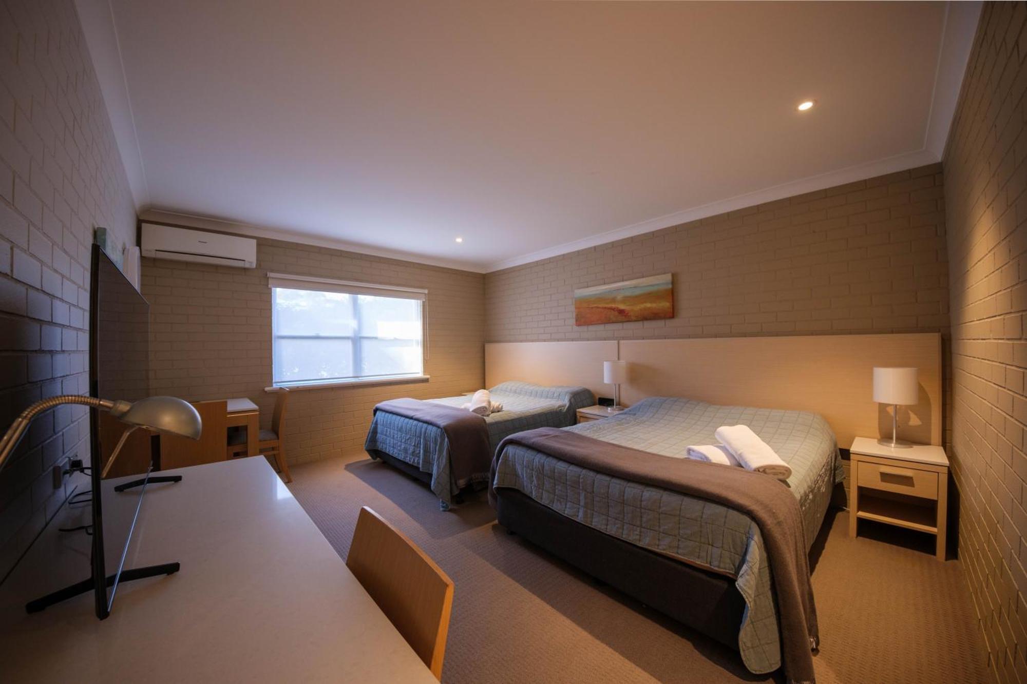Imperial Motel Боурал Екстериор снимка