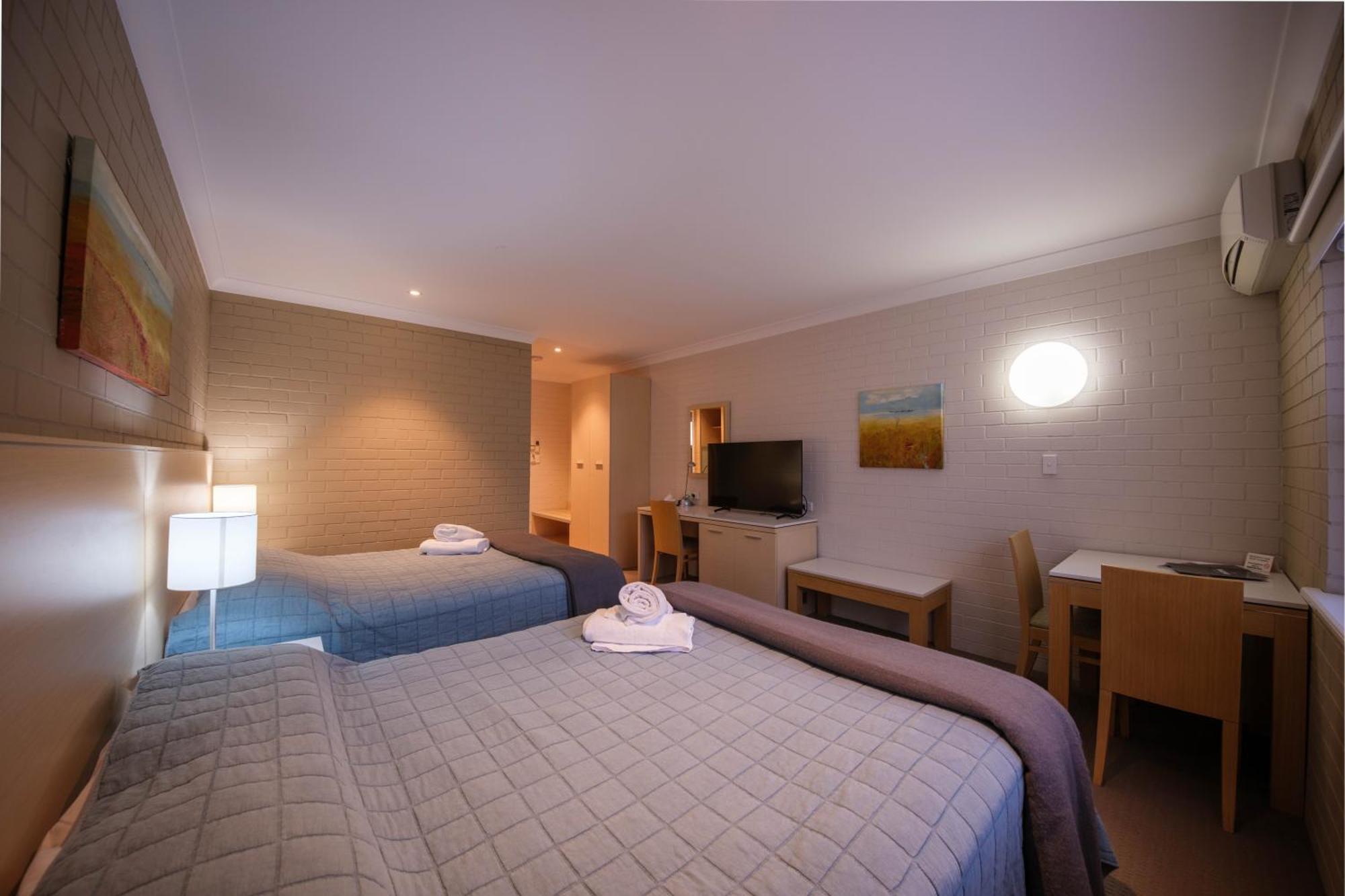 Imperial Motel Боурал Екстериор снимка